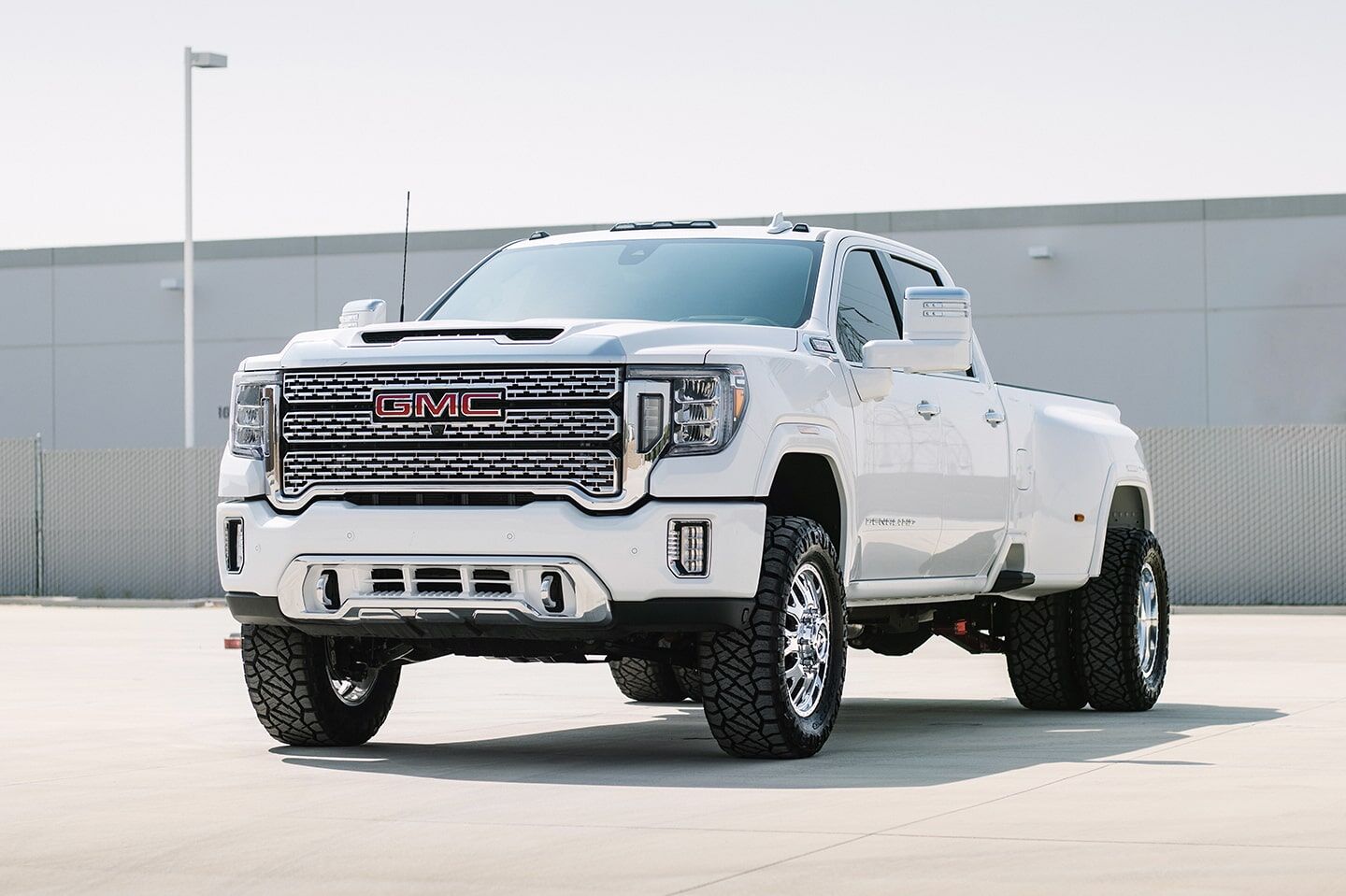Cognito 3-Inch Elite Leveling Kit with King 2.5 Reservoir Shocks for 20-25 Silverado/Sierra 2500/3500 2WD/4WD photo 8