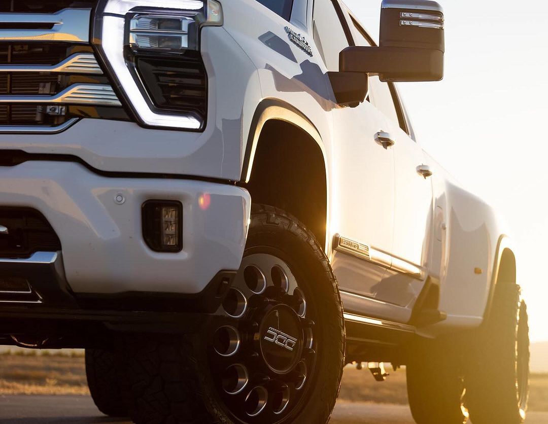 Cognito 3-Inch Elite Leveling Kit with King 2.5 Reservoir Shocks for 20-25 Silverado/Sierra 2500/3500 2WD/4WD photo 6